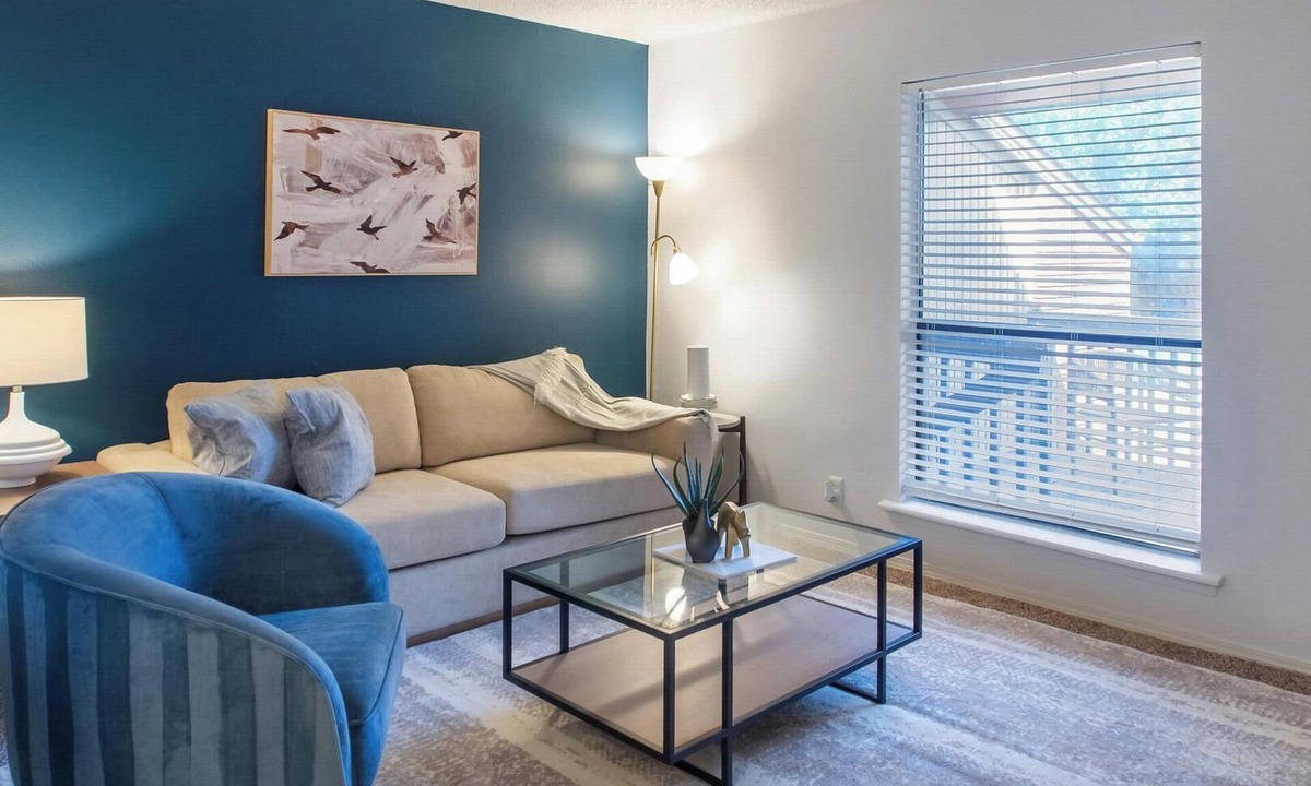 South Tulsa Apartment | Landing | Chic 2BD, Pool, Clubhouse
