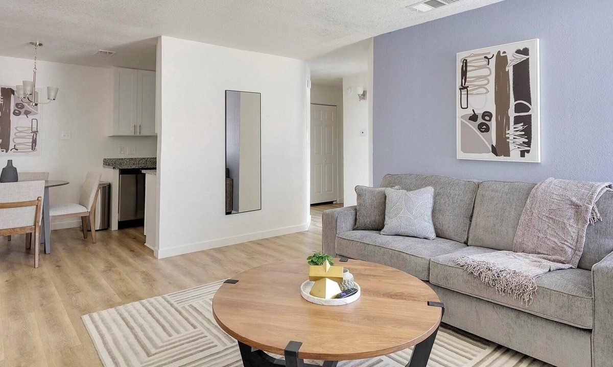 DeSoto Apartment | Landing | Chic 2BD, Pool, Tennis Court