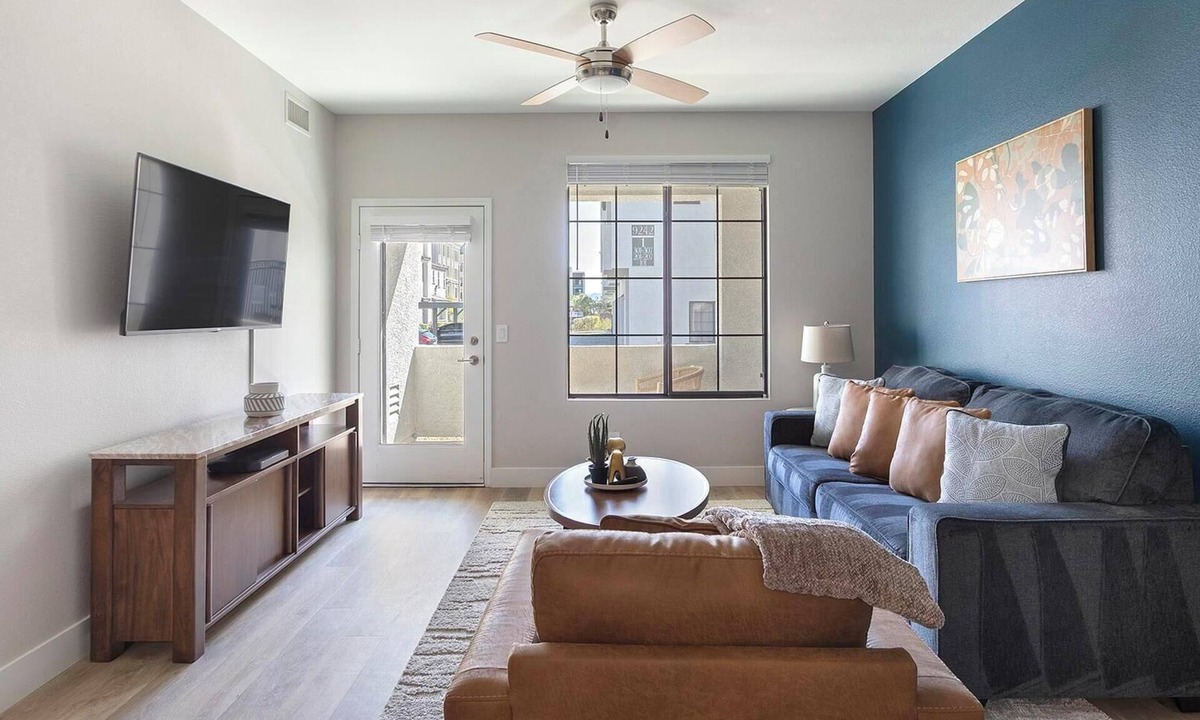 Rhodes Ranch Apartment | Landing | Chic 2BD, Gym, Clubhouse