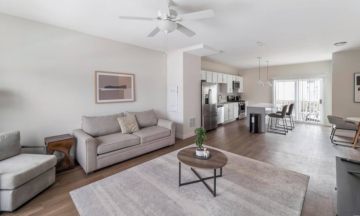 Willow Springs Apartment | Landing | Chic 2BD, Pool, Gym