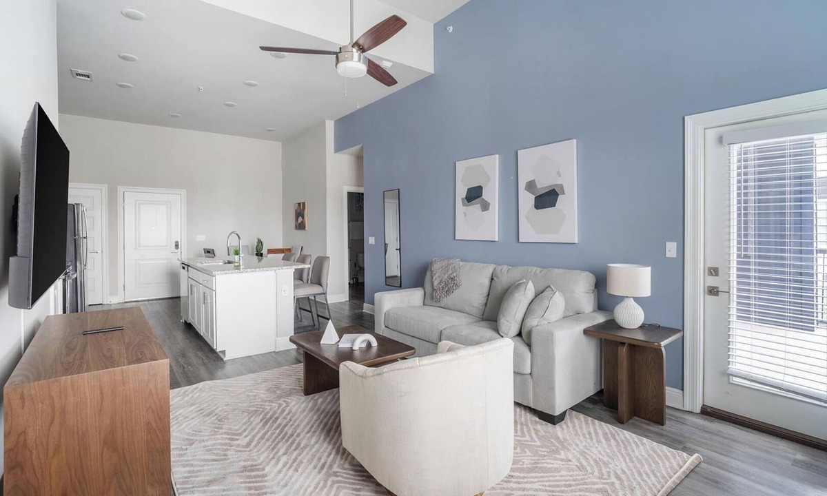 Harvey Apartment | Landing | Chic 3BD, Gym, Clubhouse