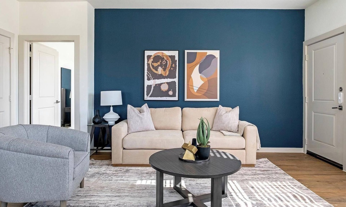 Waller Apartment | Landing | Chic 3BD, Pool, Gym