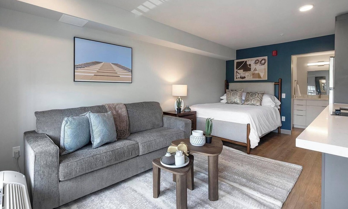 Hermitage Apartment | Landing | Chic Studio in Downtown Hermitage