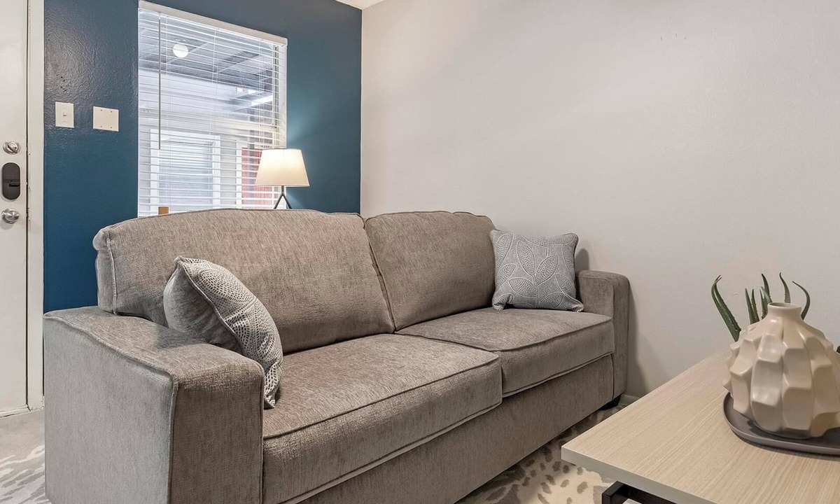 Southside Apartment | Landing | Chic Studio, Pool, Clubhouse