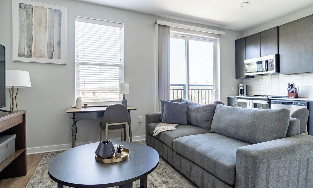 Downtown Apartment | Landing | Chic Studio, Yoga Studio, Courtyard