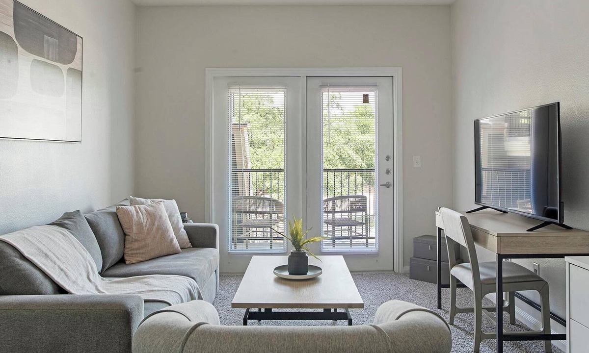 Sweetbriar Apartment | Landing | Incredible 1BD, Courtyard, Pool