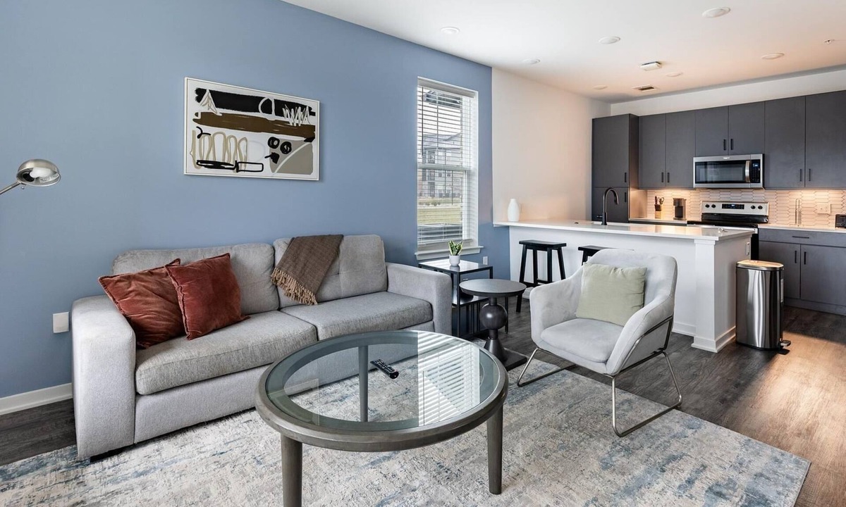 Coraopolis Apartment | Landing | Incredible 1BD, Courtyard, Gym