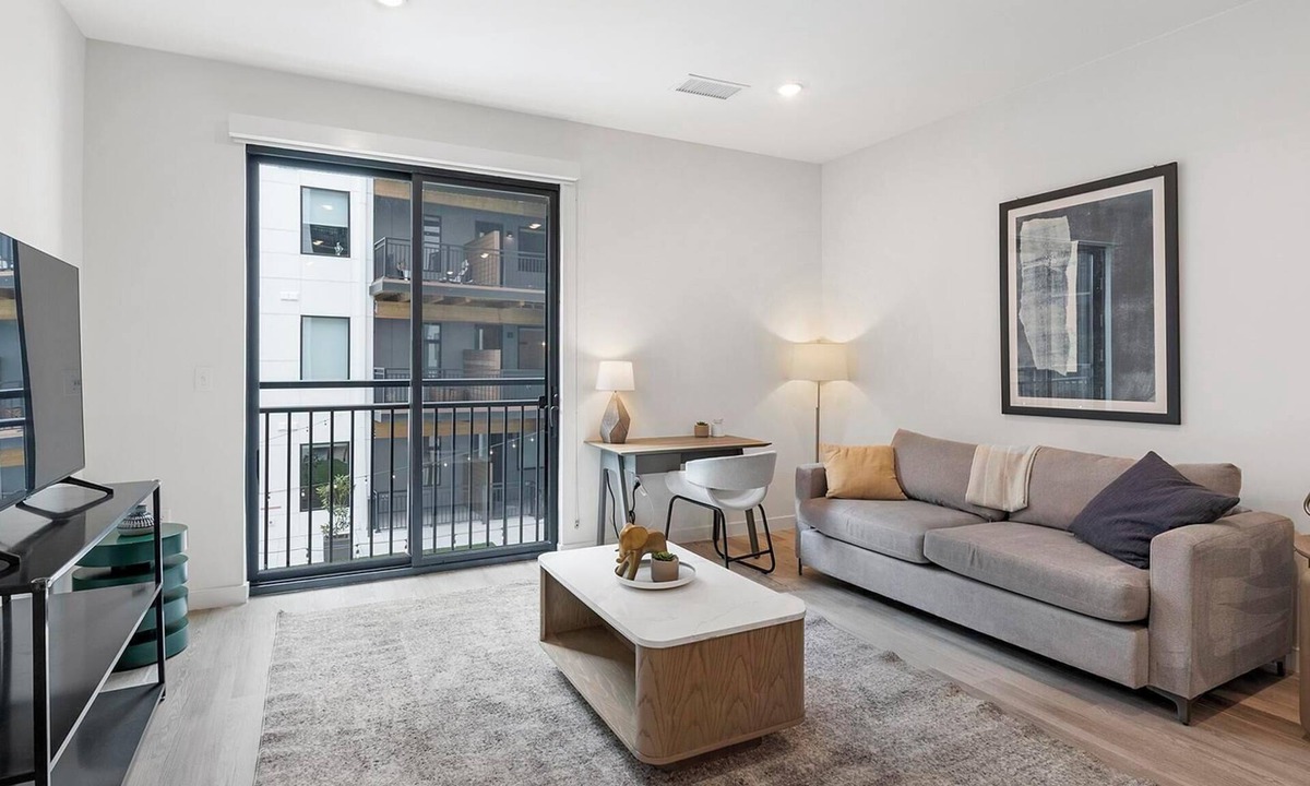 Richmond Apartment | Landing | Incredible 1BD, Courtyard, Clubhouse