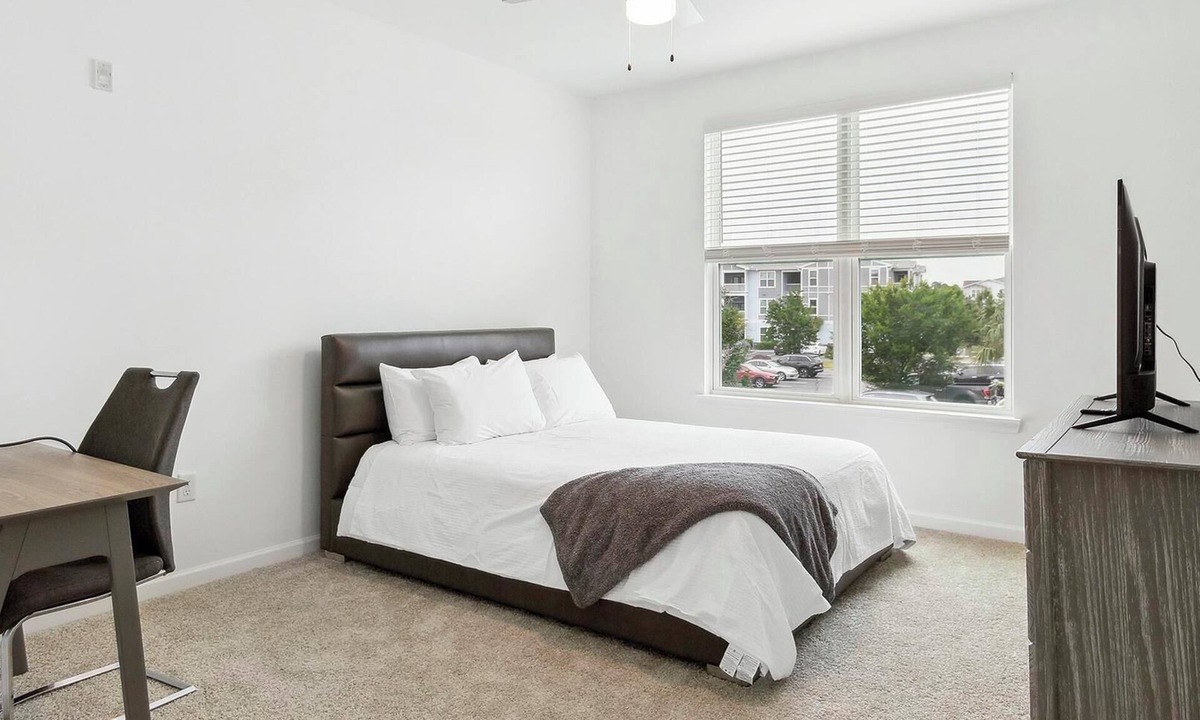 Eden Apartment | Landing | Incredible 1BD, Yoga Studio, Pool