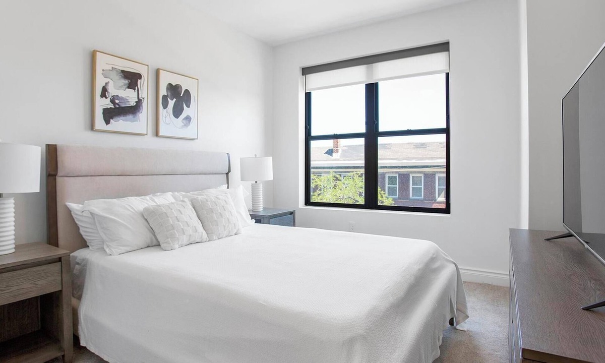 Little Italy Apartment | Landing | Incredible 2BD, Gym