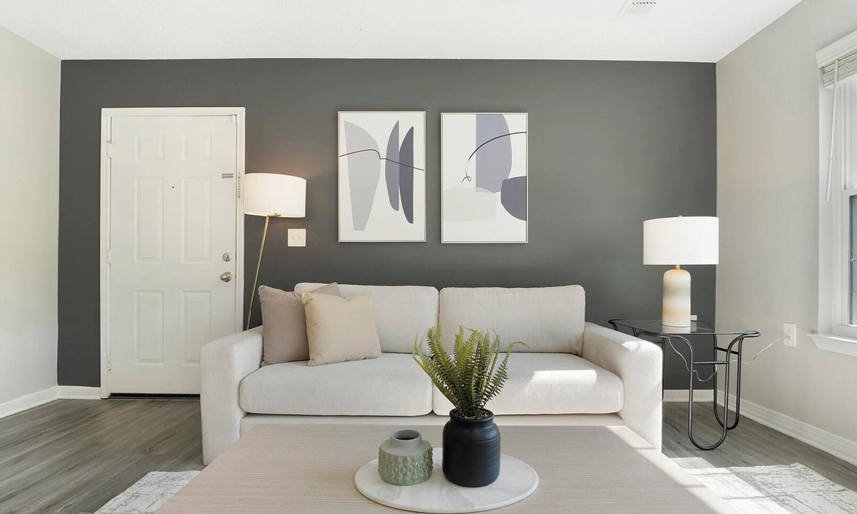 Dallas Design District Apartment | Landing | Incredible 2BD, Pool, Clubhouse