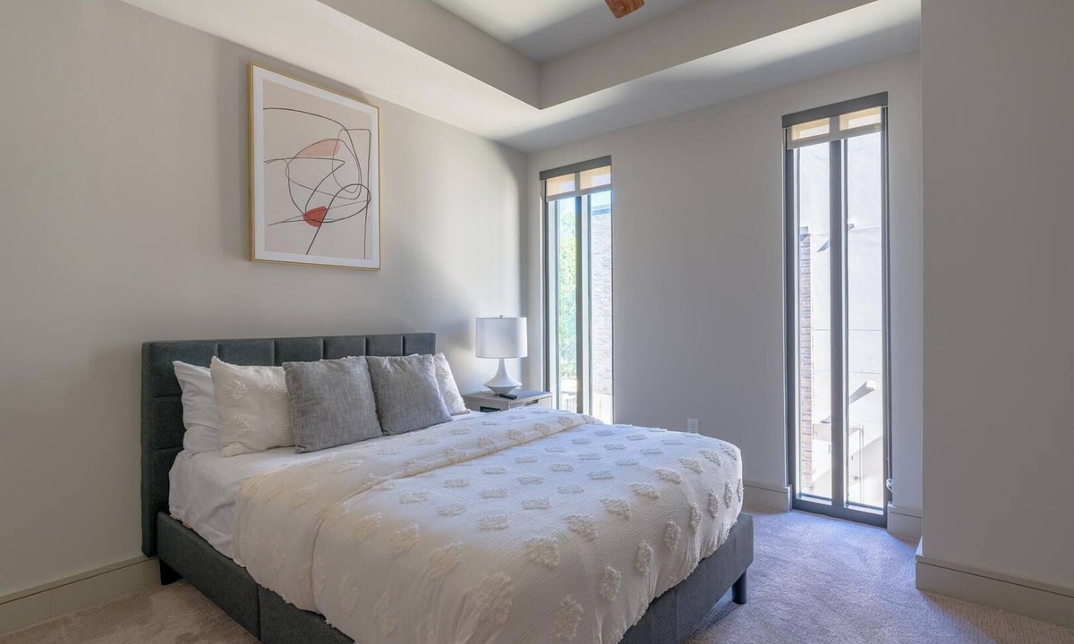 Houston Apartment | Landing | Incredible 2BD, Gym, Pool