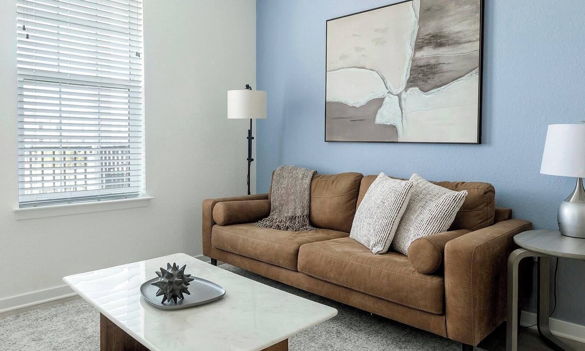 Lakeland Apartment | Landing | Incredible 2BD, Pool, Gym