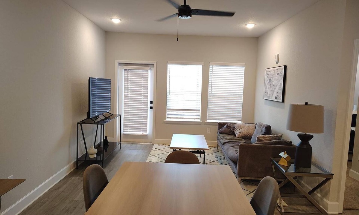 Newberry Apartment | Landing | Incredible 2BD, Pool, Gym