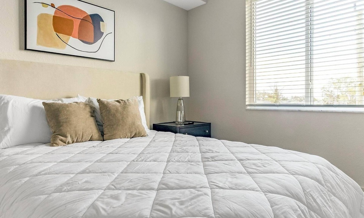 Palmetto Apartment | Landing | Incredible 2BD, Pool, Yoga Studio