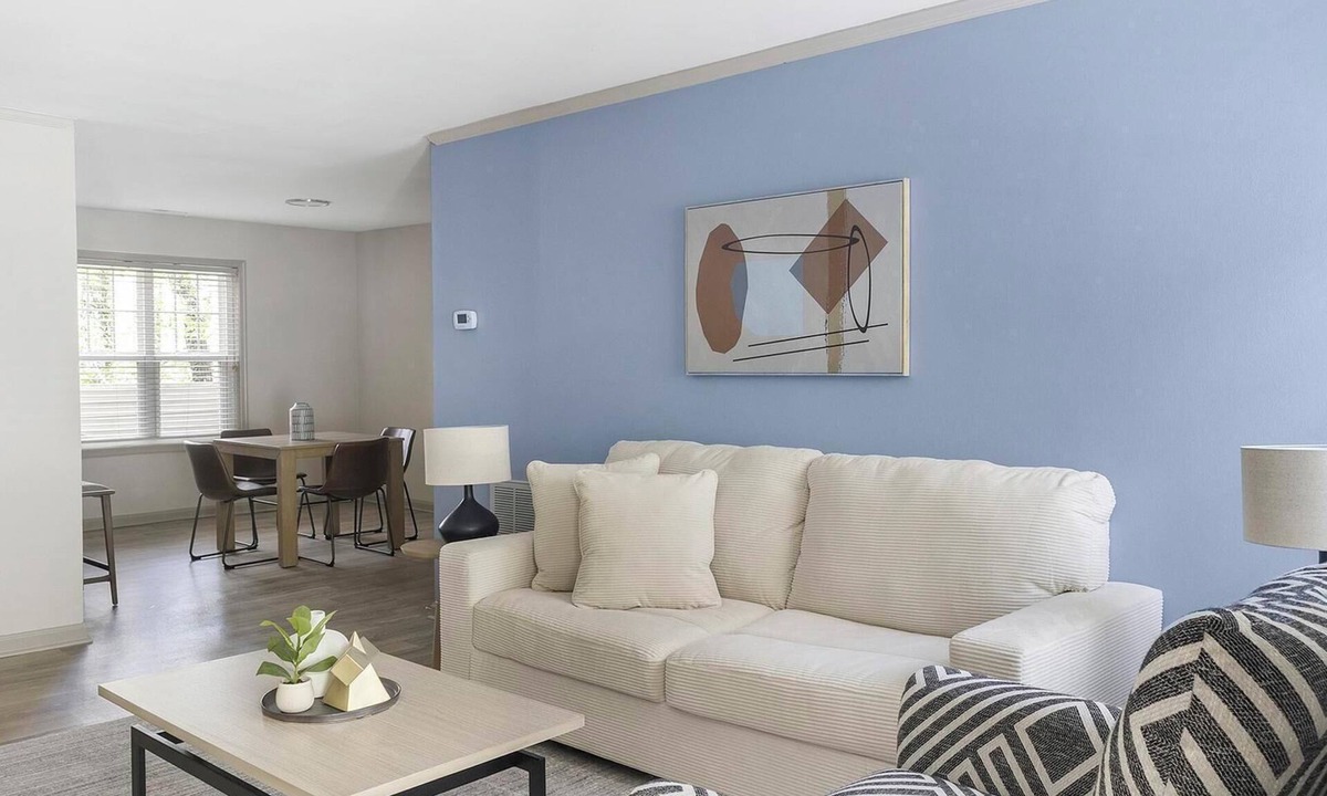 Crabtree Apartment | Landing | Incredible 2BD, Pool, Clubhouse