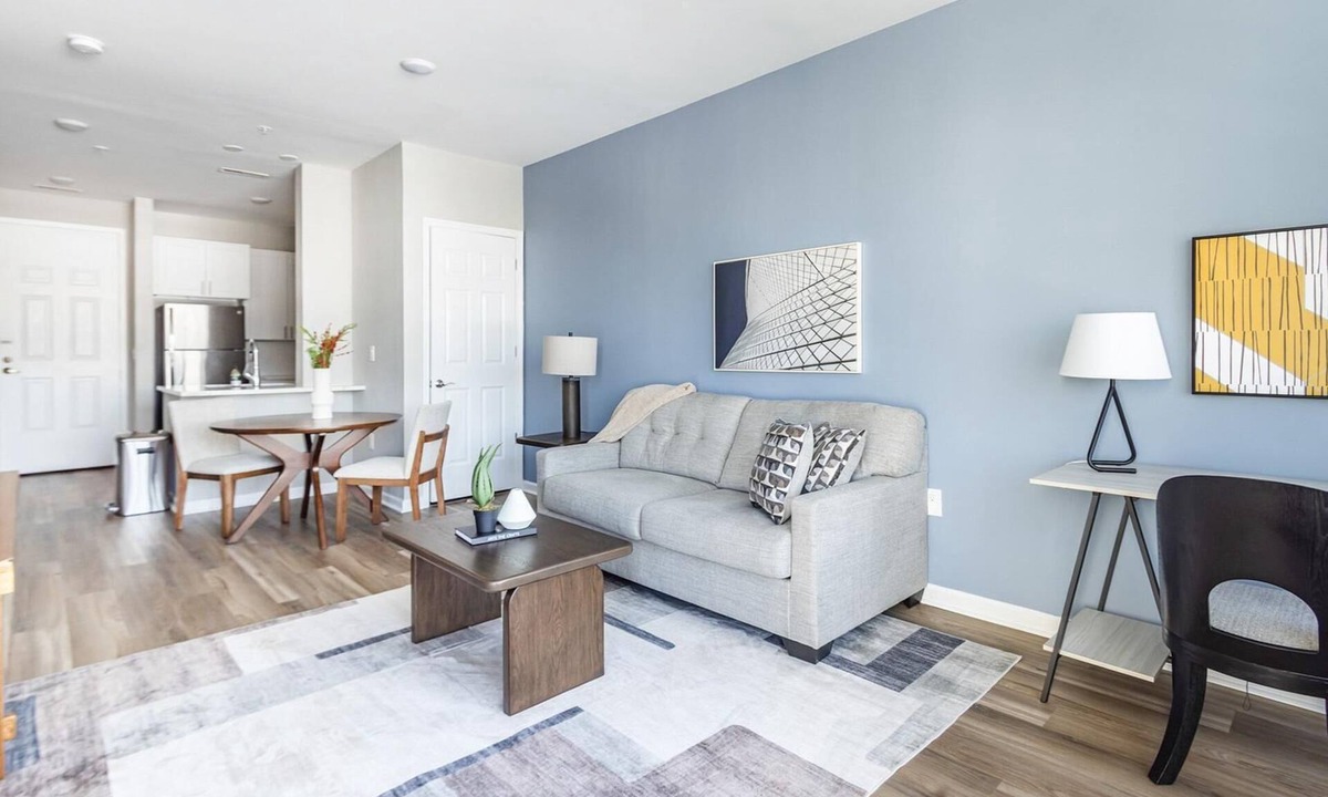 Raritan Apartment | Landing | Incredible 2BD, Tennis Court, Gym