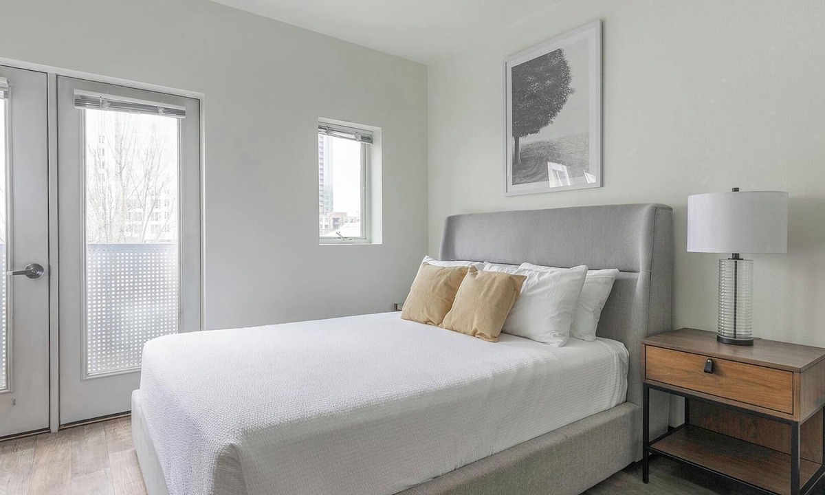 Pearl District Apartment | Landing | Incredible Studio, Courtyard, Gym