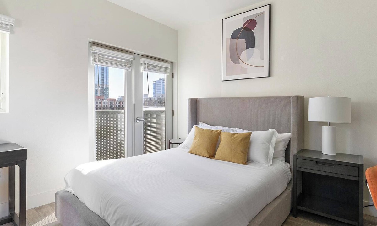 Pearl District Apartment | Landing | Incredible Studio, Courtyard, Gym