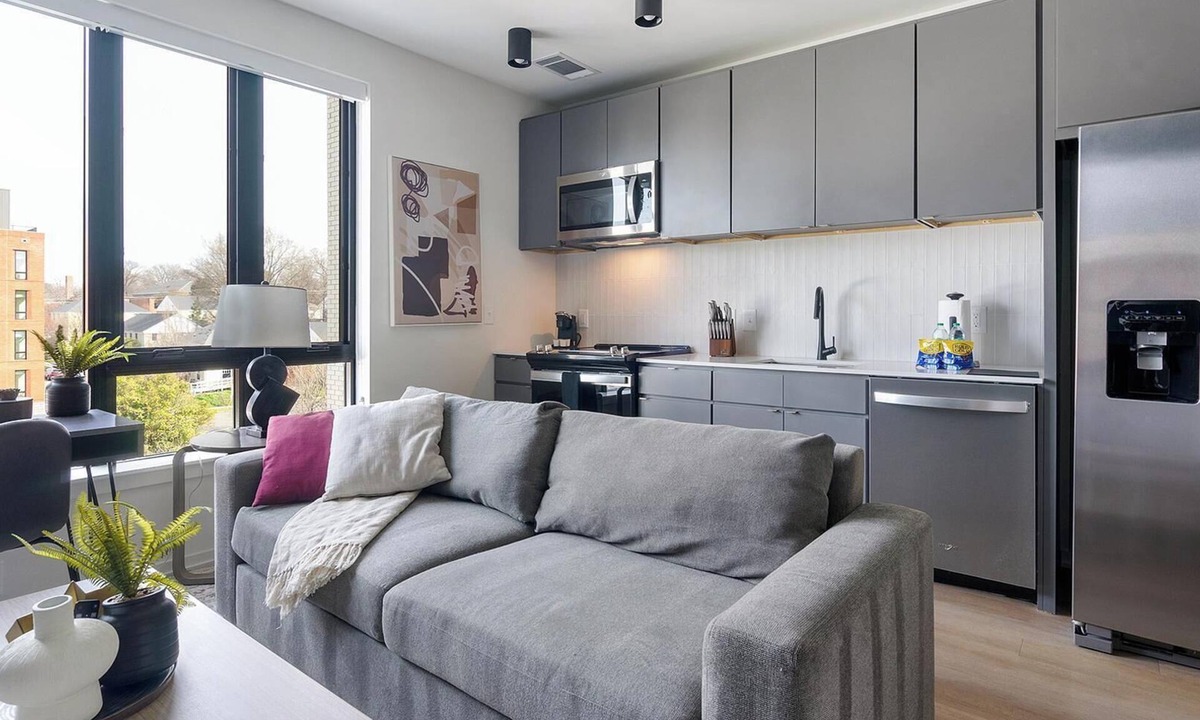 Durham Apartment | Landing | Incredible Studio, Gym, Rooftop Lounge
