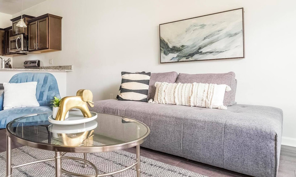 Bloomingdale Apartment | Landing | Incredible 2BD, Gym, Pool