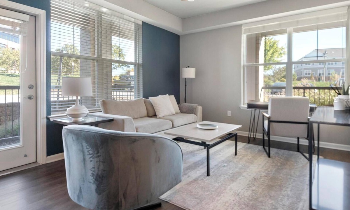 Chesterfield Apartment | Landing | Incredible 3BD, Courtyard, Pool