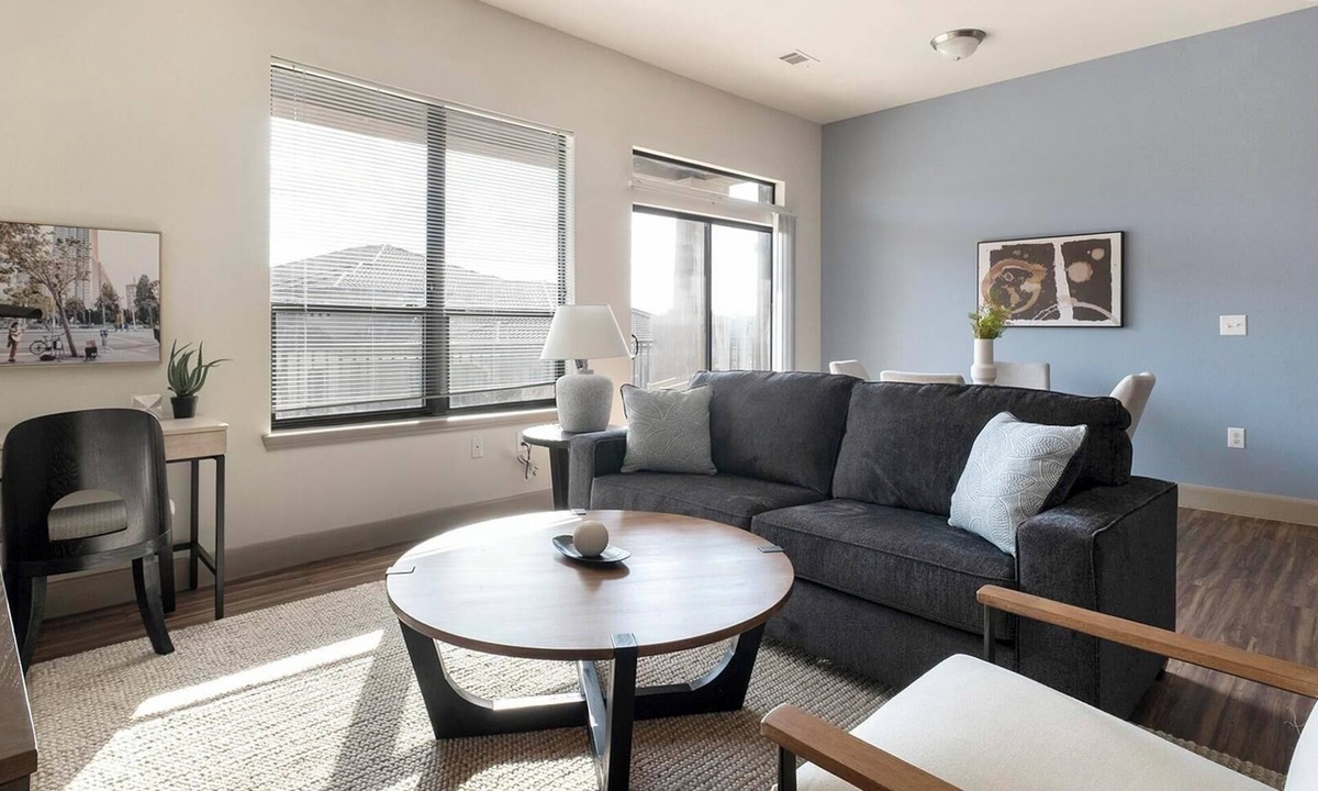 Spring Apartment | Landing | Modern 1BD, Gym