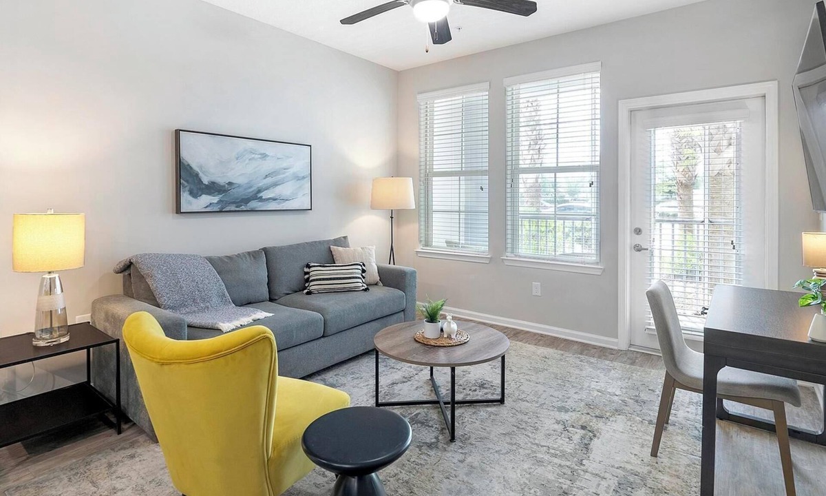 Land O' Lakes Apartment | Landing | Modern 1BD, Pool, Clubhouse