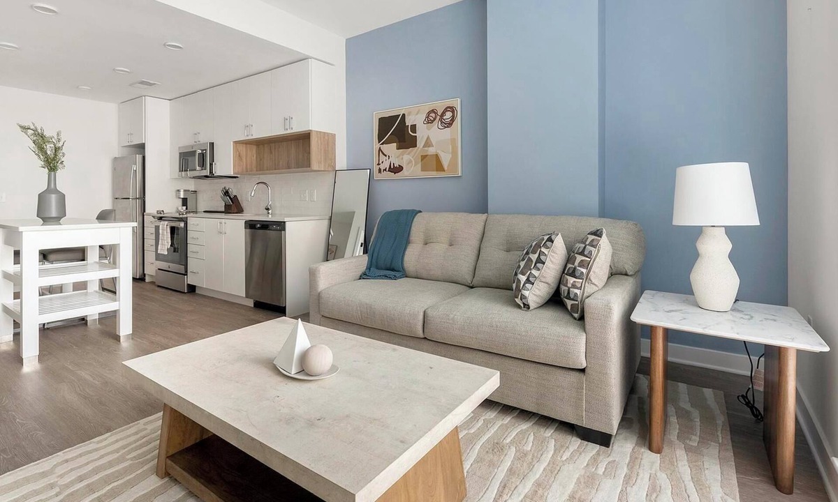 Old Town West Apartment | Landing | Modern 1BD, Courtyard, Gym