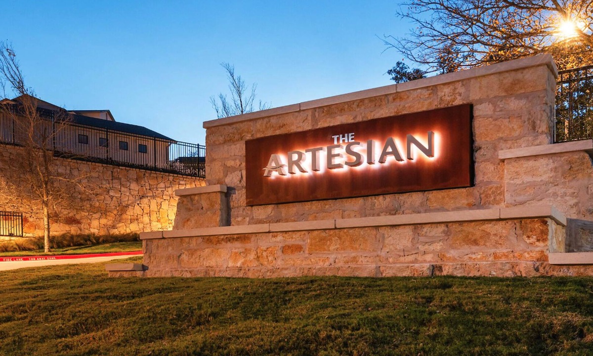 Austin Apartment | Landing | Modern 1BD, Clubhouse, Pool