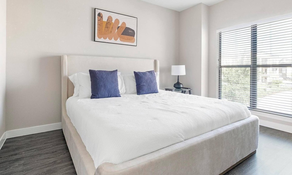 Katy Apartment | Landing | Modern 1BD, Clubhouse, Gym
