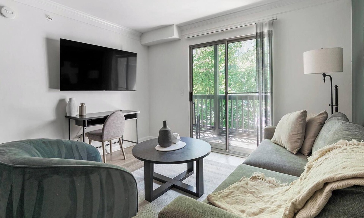 Green Hills Apartment | Landing | Modern 1BD, Courtyard, Pool