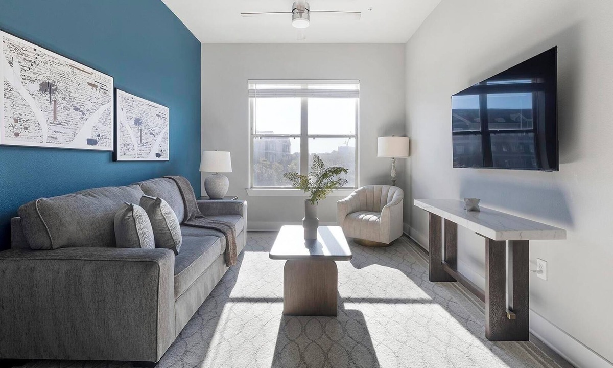 Montopolis Apartment | Landing | Modern 1BD, Courtyard, Pool