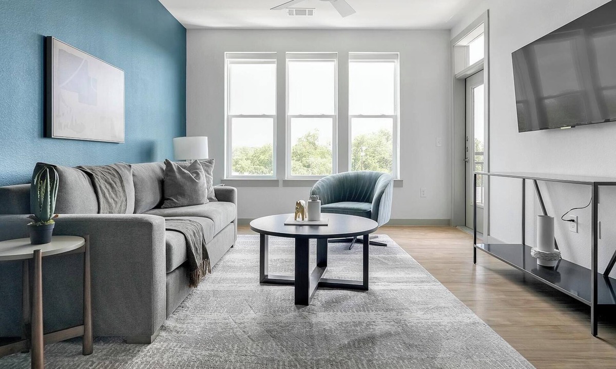 MLK Apartment | Landing | Modern 1BD, Courtyard, Pool