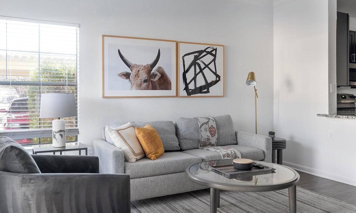 Austin Apartment | Landing | Modern 1BD, Gym, Courtyard