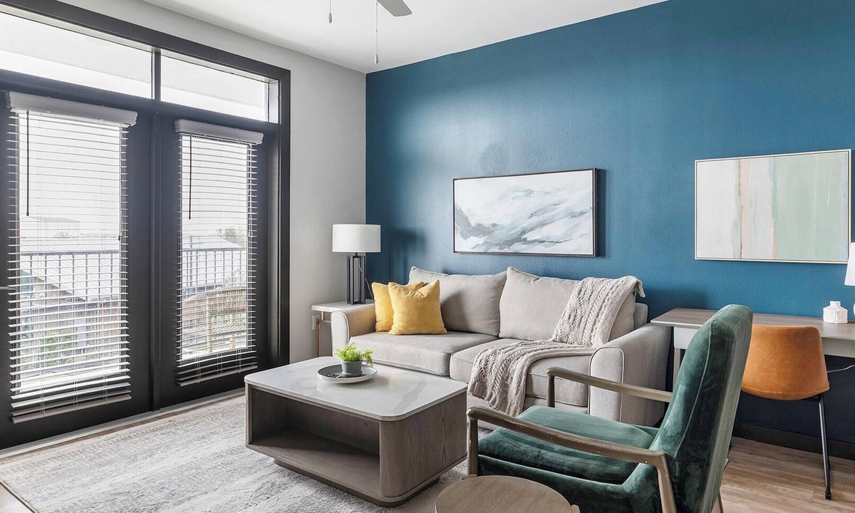 Buda Apartment | Landing | Modern 1BD, Gym, Pool