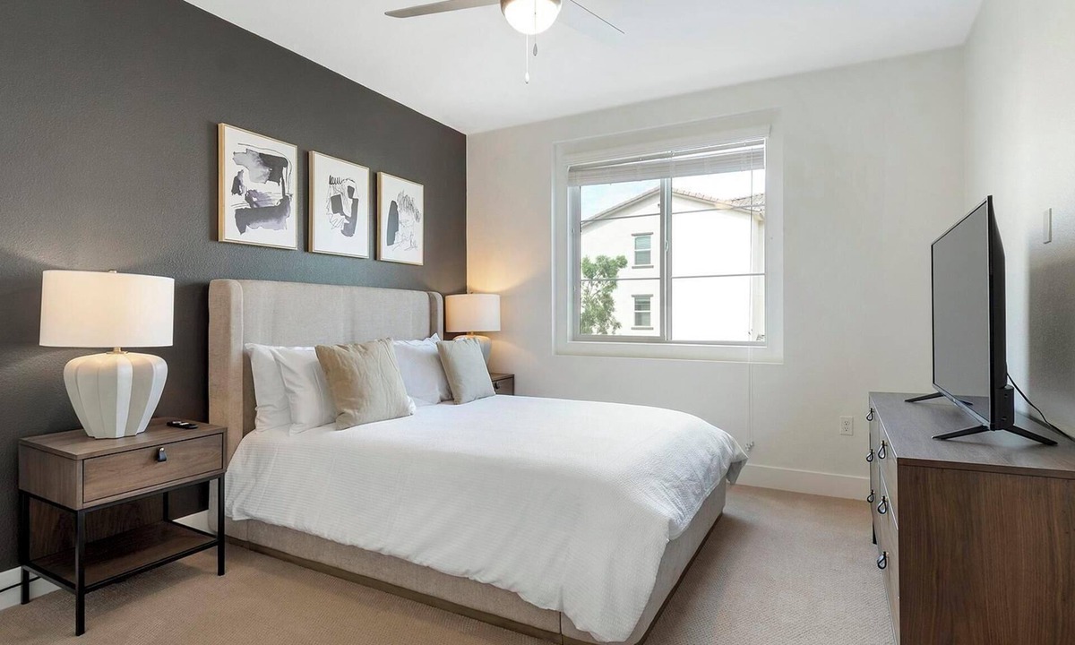 West Oak Hill Apartment | Landing | Modern 1BD, Gym