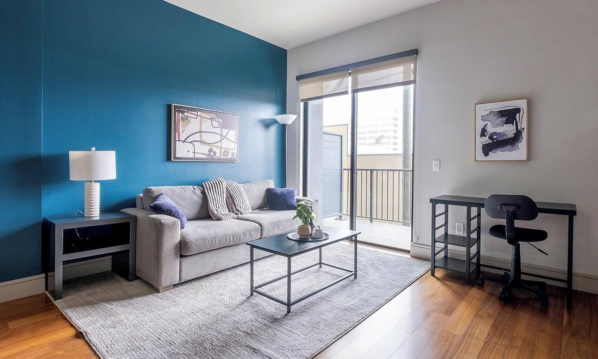Houston Apartment | Landing | Modern 1BD, Gym, Tennis Court