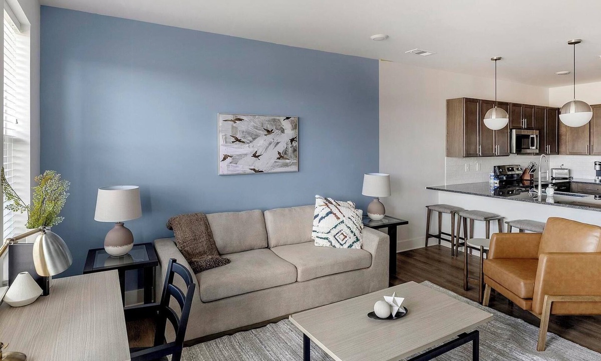Madison Apartment | Landing | Modern 1BD, Gym, Pool