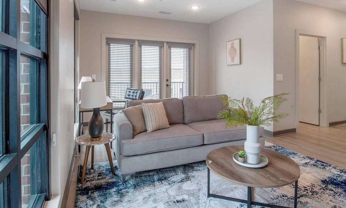 Pinch District Apartment | Landing | Modern 1BD, Pool, Rooftop Lounge