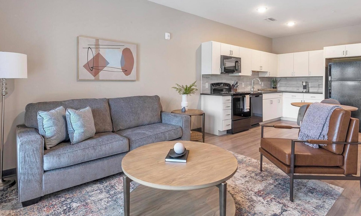 Pinch District Apartment | Landing | Modern 1BD, Rooftop Lounge, Pool