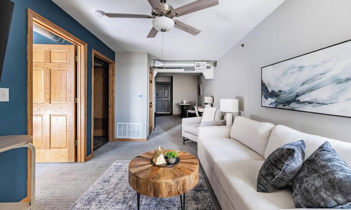 Leavenworth Apartment | Landing | Modern 1BD, Courtyard