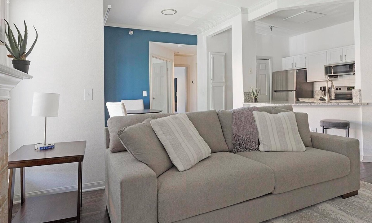 Stone Oak Apartment | Landing | Modern 1BD, Gym