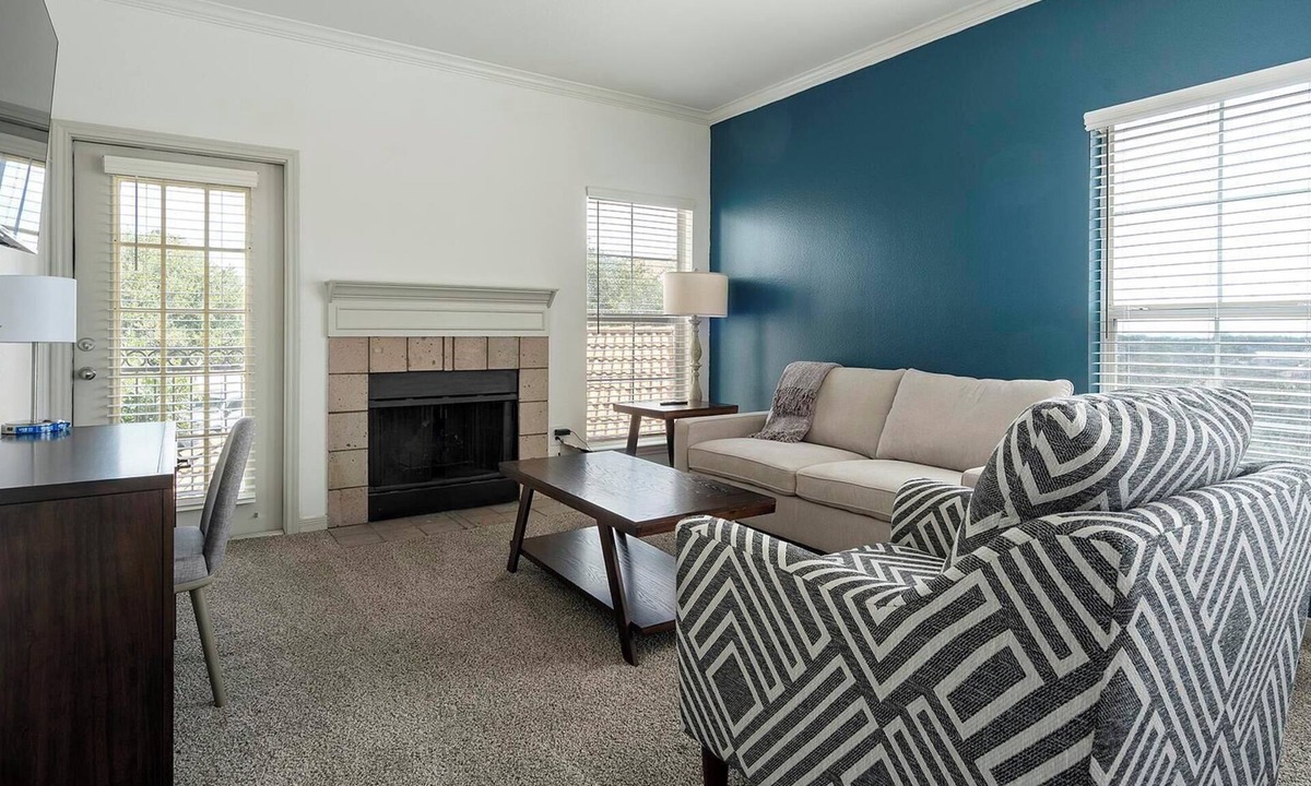 Stone Oak Apartment | Landing | Modern 1BD, Gym