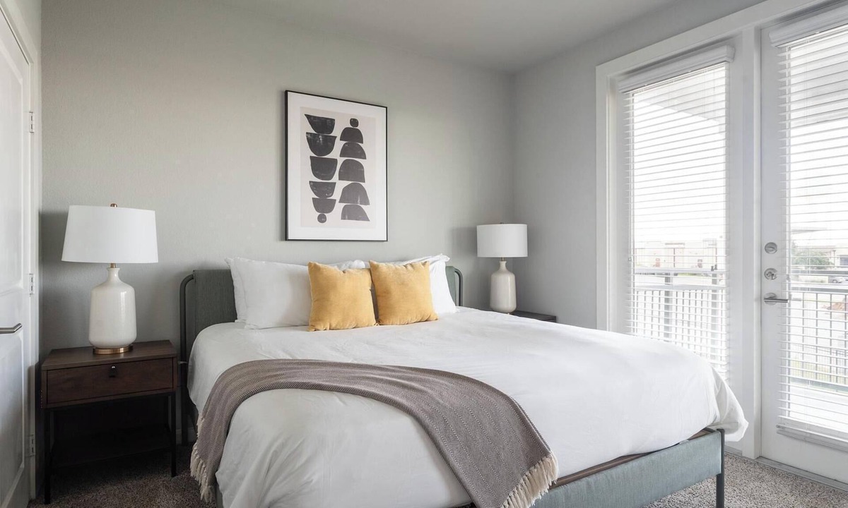 Buda Apartment | Landing | Modern 1BD, Yoga Studio, Gym