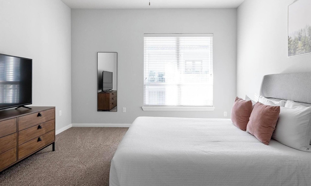 Buda Apartment | Landing | Modern 1BD, Yoga Studio, Clubhouse