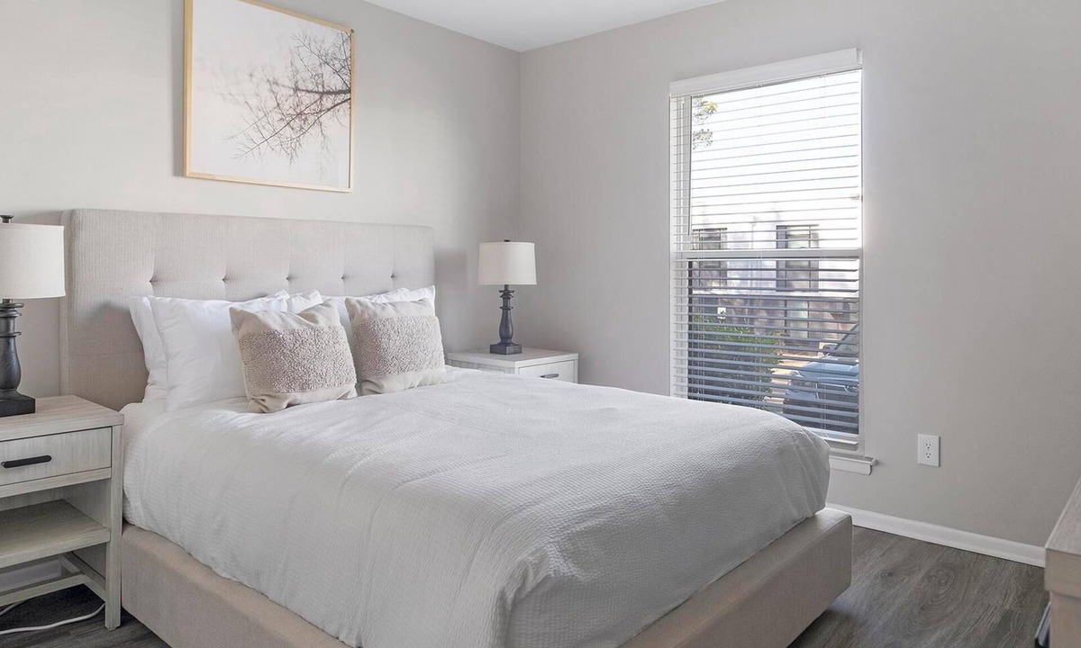 Homewood Apartment | Landing | Modern 2BD, Clubhouse, Pool