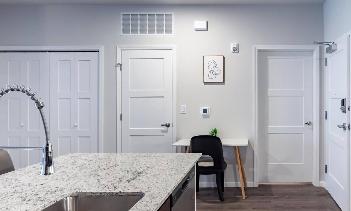 Greenwich Apartment | Landing | Modern 2BD, Courtyard, Game Room