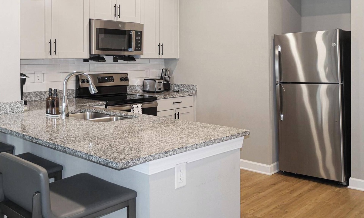 Fort Myers Apartment | Landing | Modern 2BD, Gym, Yoga Studio