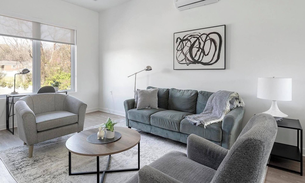 Donelson Apartment | Landing | Modern 2BD, Gym, Clubhouse